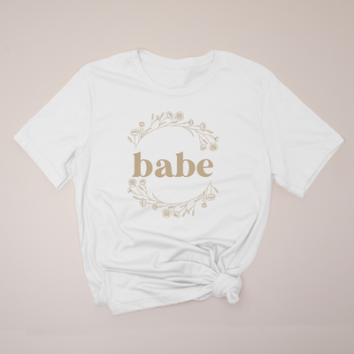 Fall Sketch Babe - Fall - T-Shirt