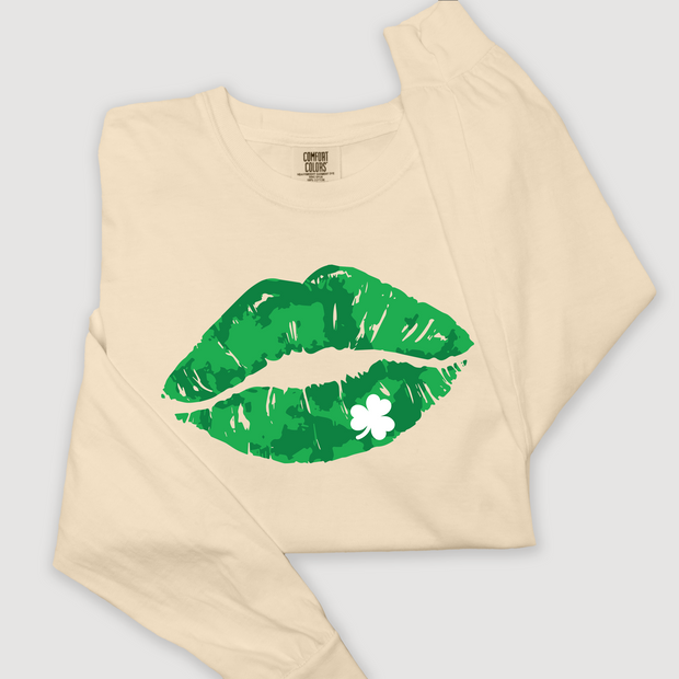 St. Patricks Day Long Sleeve T-Shirt Vintage - Clover Lips
