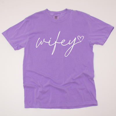 Wifey Hearts - Spring - T-Shirt