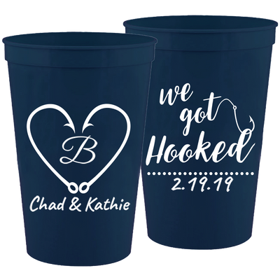 Wedding 003 - We Got Hooked Heart - 16 oz Plastic Cups